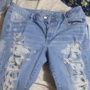 American eagle destroyed skinny jeans